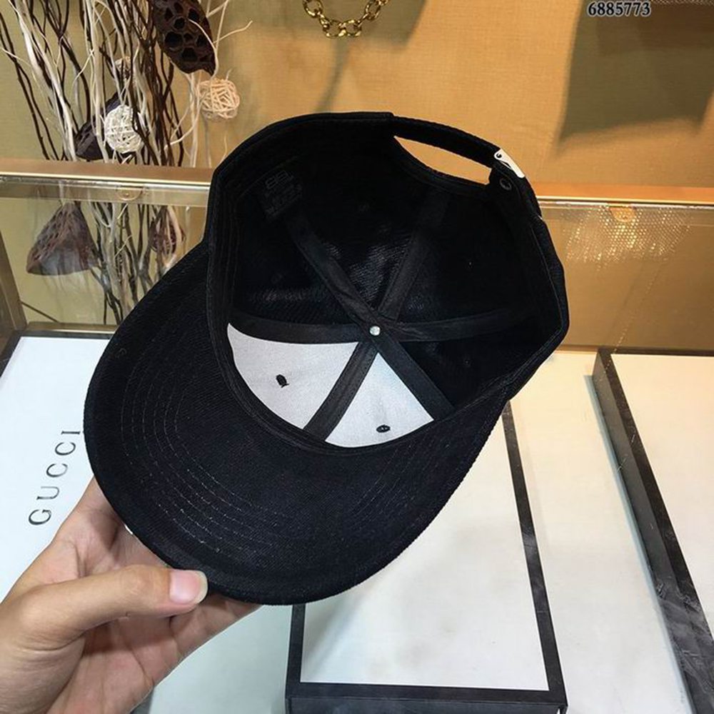 Ba*len*cia*ga hat